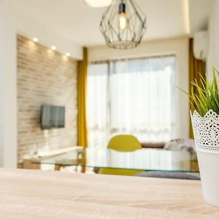 Luxury In The Top City Center فارنا